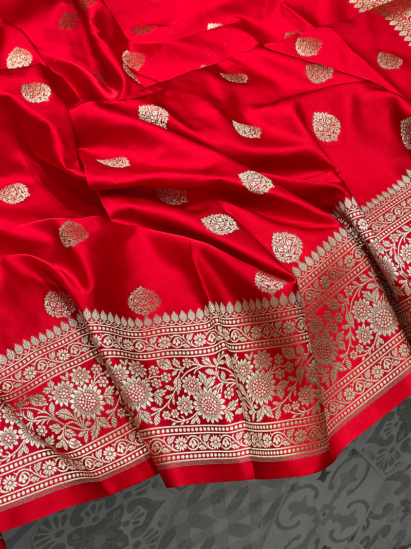 Traditional Red Banarasi Silk Butta Saree - Image 2